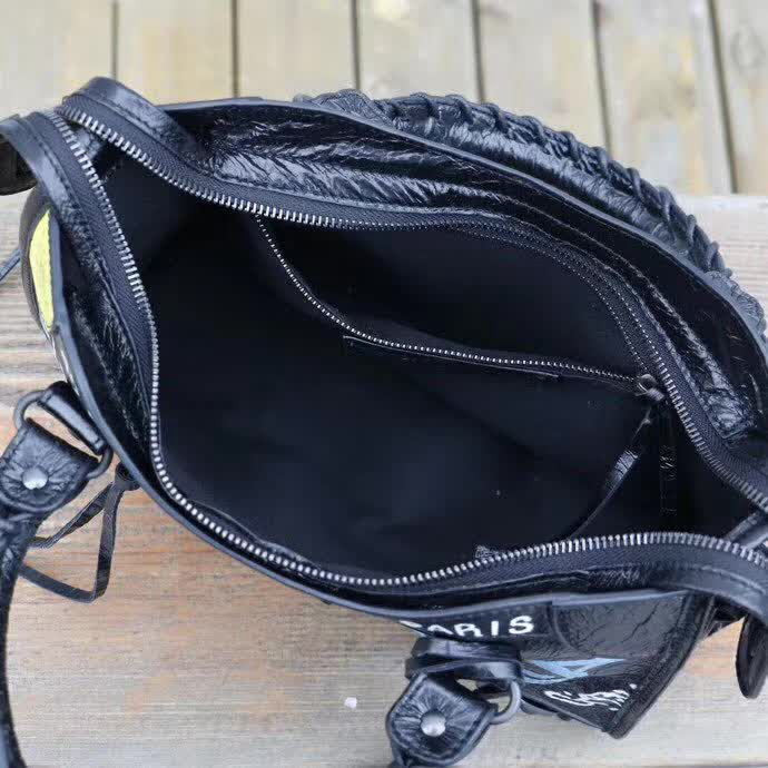 BALENCIAG巴黎世家 塗鴉機車包 QC058 爆裂紋羊皮 手提肩背斜挎包  BL1851
